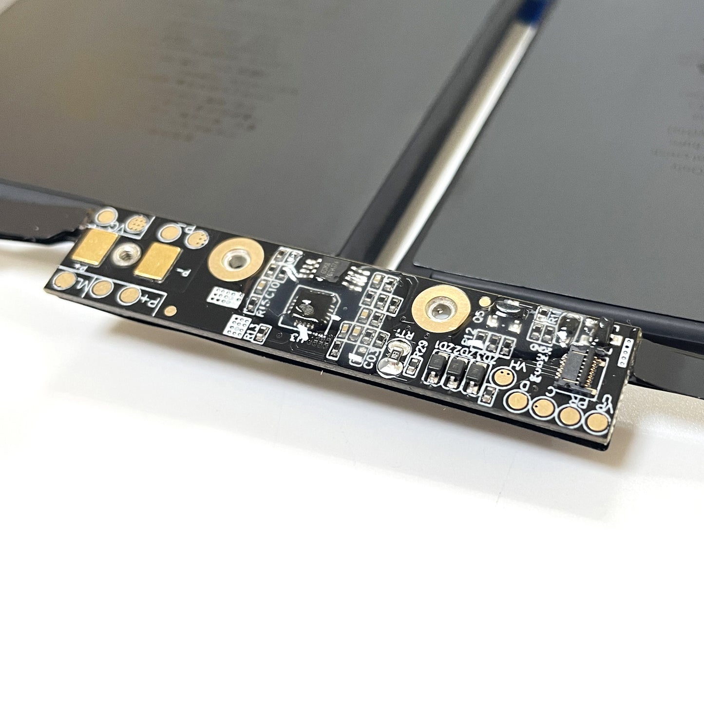 Genuine A1953 Laptop Battery for MacBook Pro 15-inch A1990 Mid 2018 2019 EMC 3215 3359 BTO/CTO MR942LL/A MR972LL/A MR932LL/A MR962LL/A MV902LL/A MV912LL/A MV922LL/A MV932LL/A MV942LL/A MV952LL/A 11.4V 83.6Wh